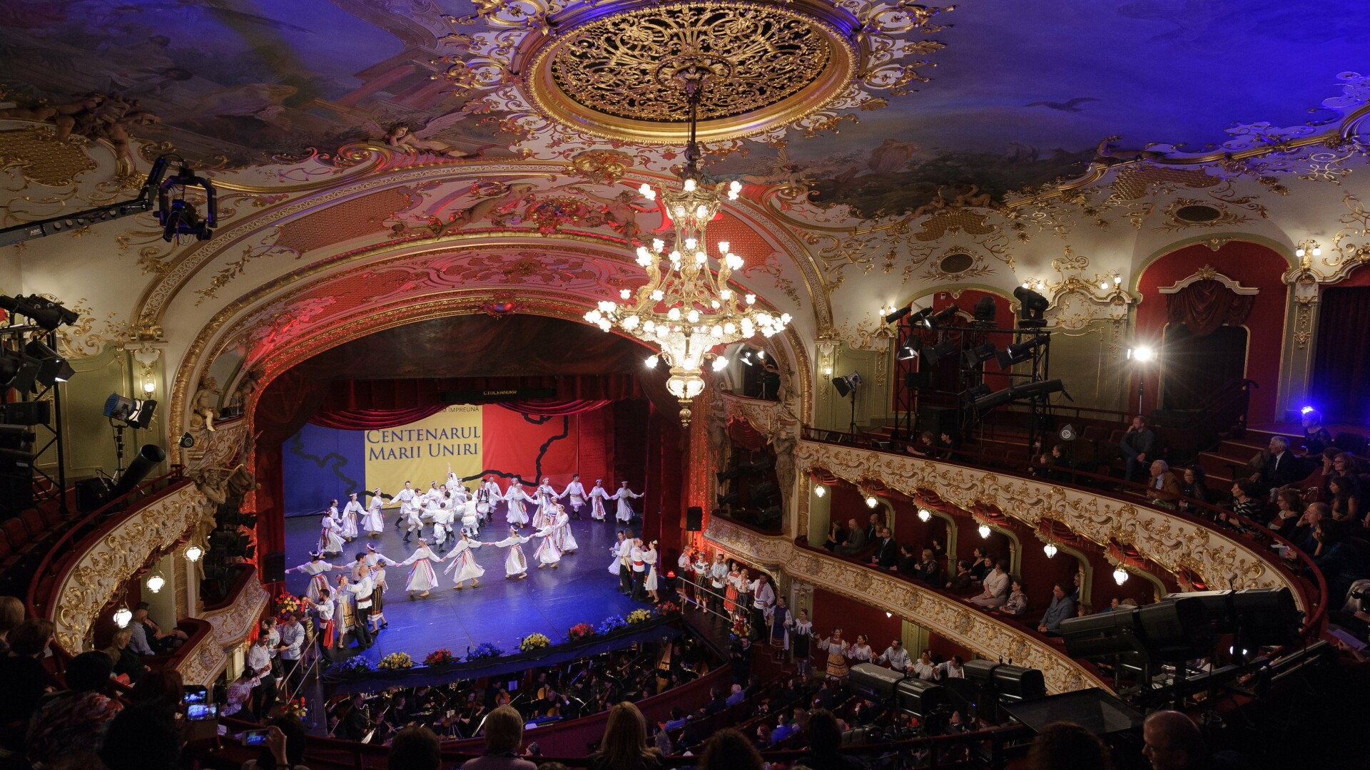 Spectacole magnifice și tradiții vii la opera Națională din Iași